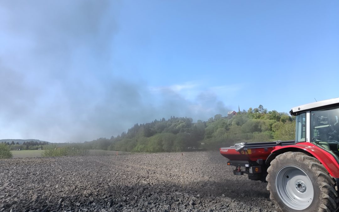 Spredning av biokull med sentrifugalspreder